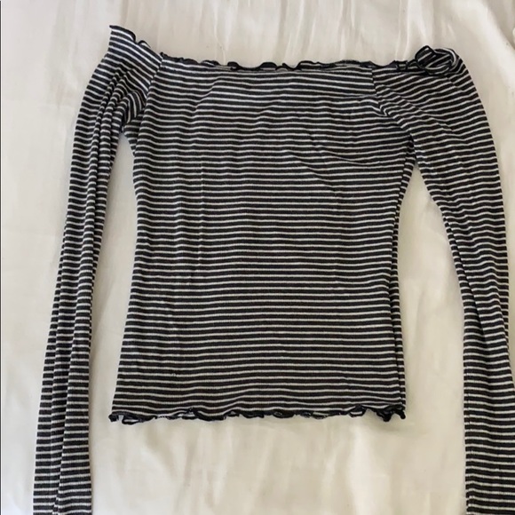 Hollister off the sholder Long Sleeve - Picture 1 of 2